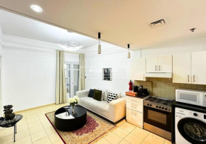 Charming 1 BR Space JVC Autumn 2